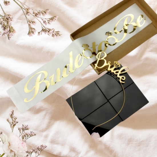 Bride To Be Kuşak ve Taç Set Beyaz Altın Bride To Be Kuşak ve Taç Set Beyaz Altın