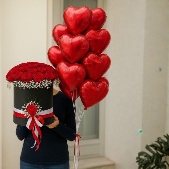Kırmızı Gül Kutusu ve Kalp Balon Seti - Romantik Hediye Kırmızı Gül Kutusu ve Kalp Balon Seti - Romantik Hediye