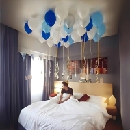 Fotograf Askılı Sürpriz Uçan Balon Demeti (30 Adet) 