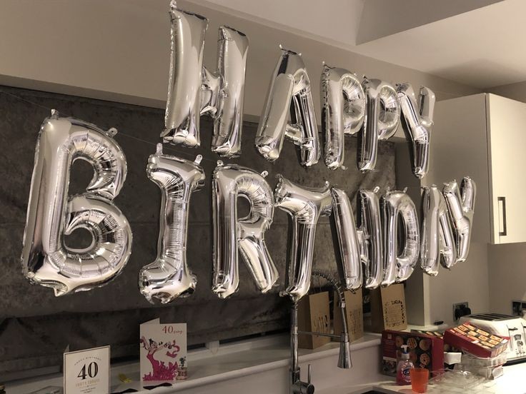 Happy Birthday harf folyo uçan balon dekorasyonu
