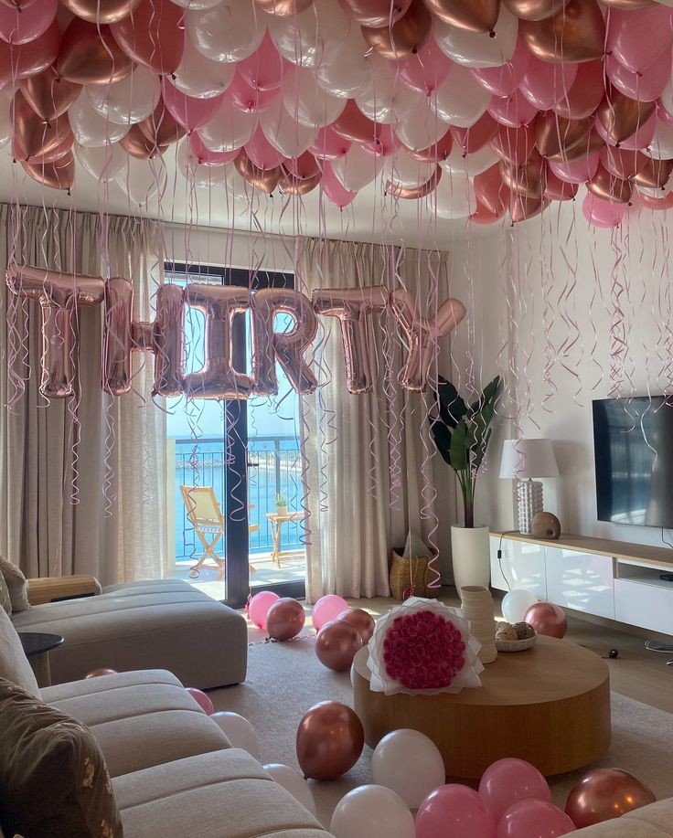 Pembe renk harf folyo uçan balon dekorasyonu