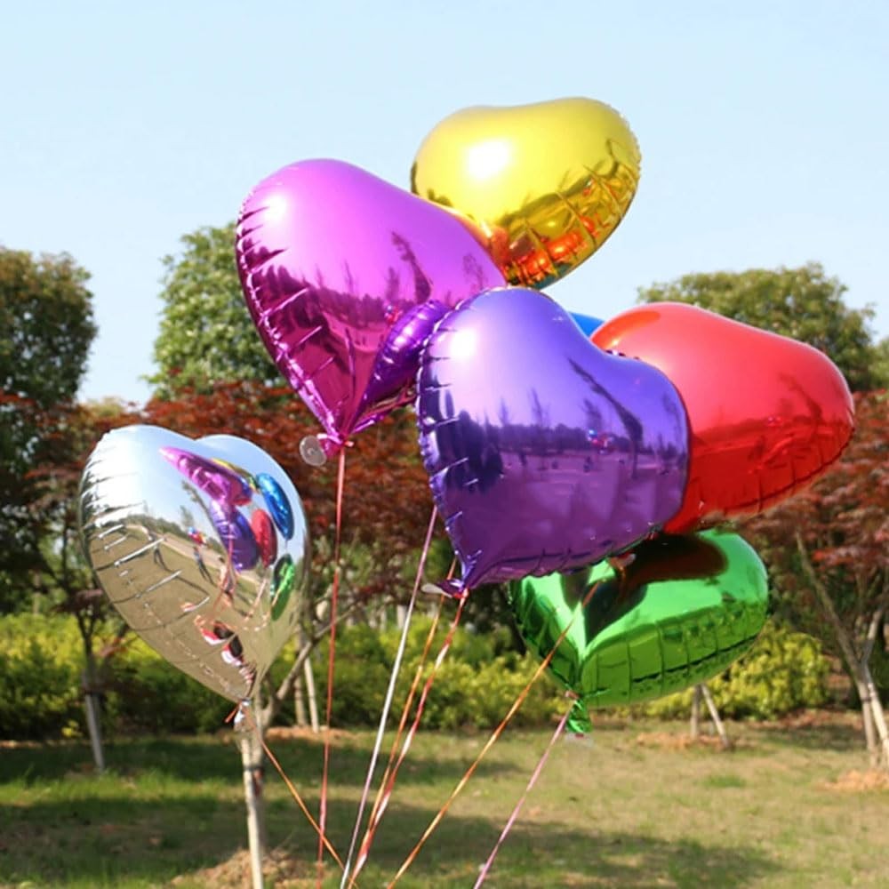 Açık havada folyo kalp balon kombinasyonu