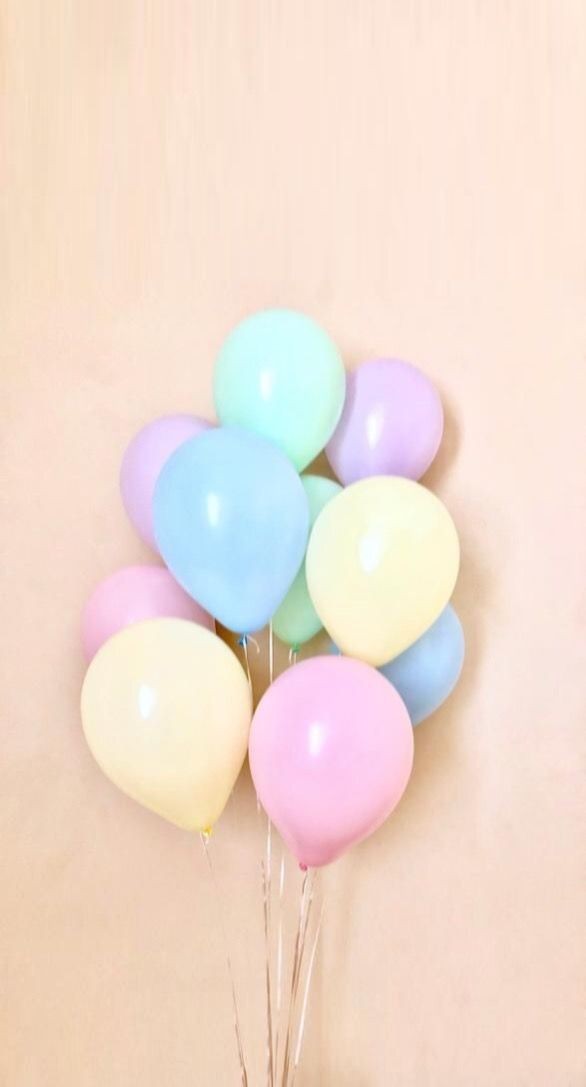 Makaron balon demeti pastel renk seçenekleriyle
