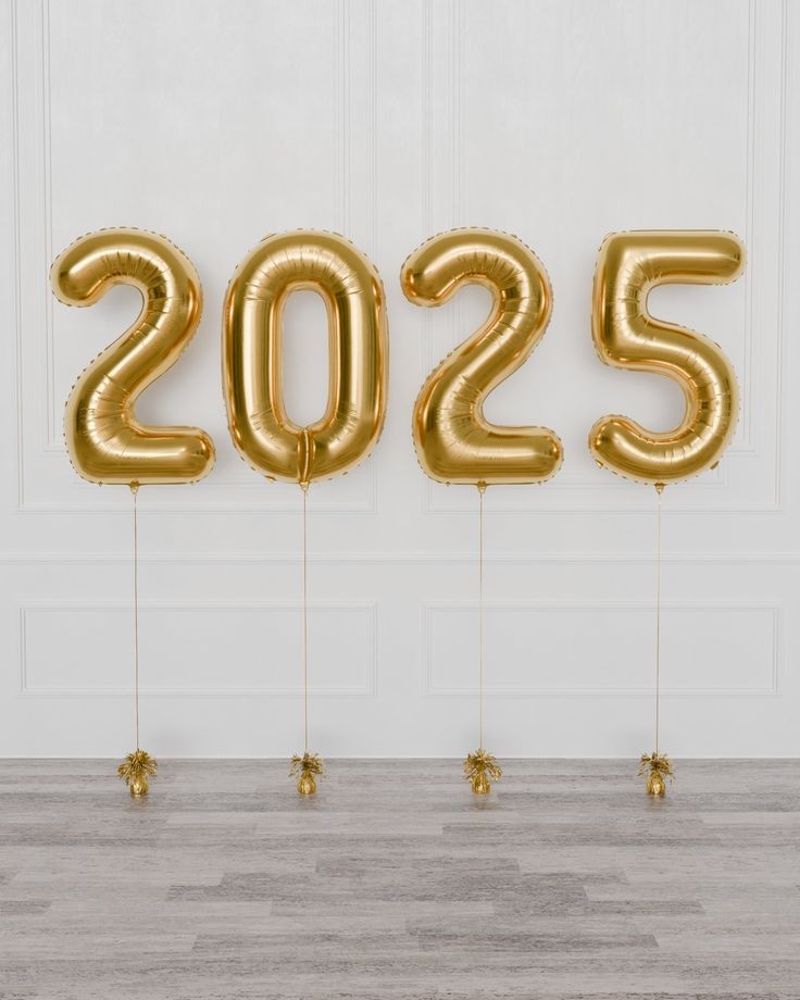 2025 rakam folyo balon dekorasyonu
