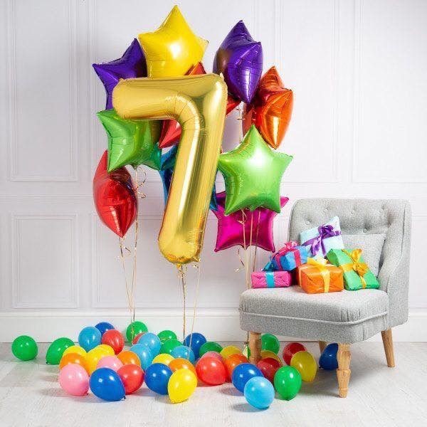 Pastel tonlarda yıldız folyo uçan balonlar