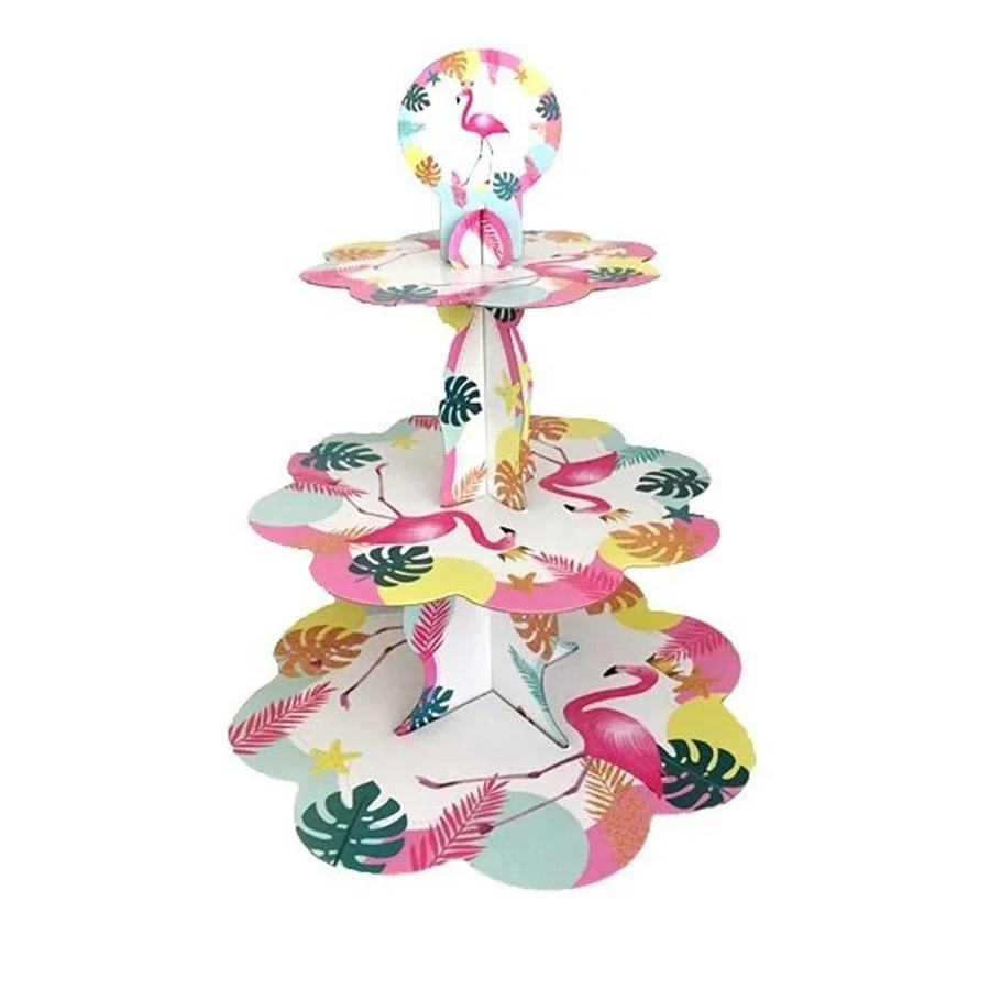 Üç katlı karton kek standı Üç katlı karton kek standı, flamingo ve tropik yaprak desenli, kurulmuş hâlde beyaz zeminde